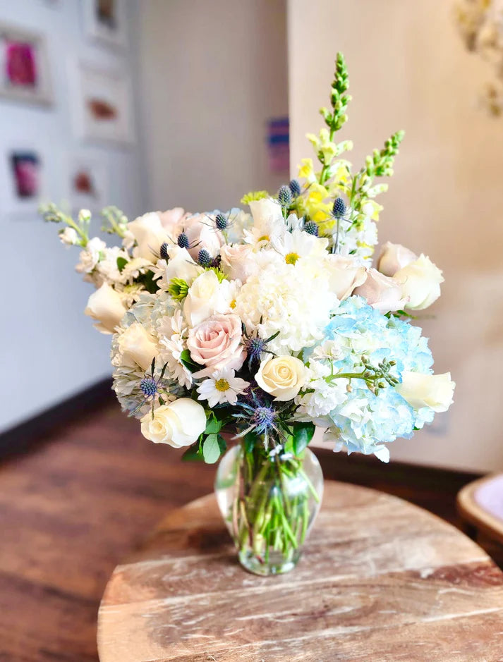 What to Write on a Sympathy Bouquet