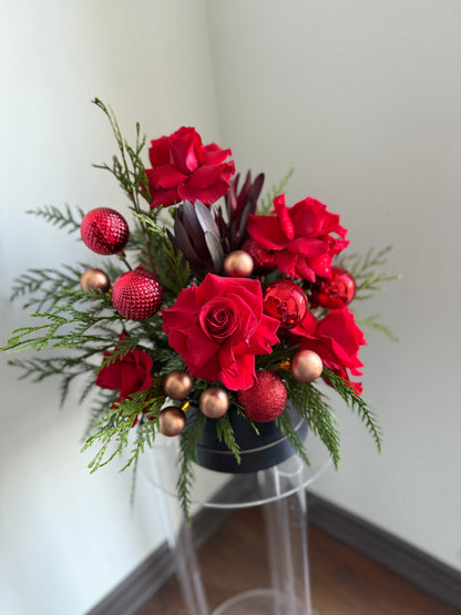 Feliz Navidad Winter Arrangement