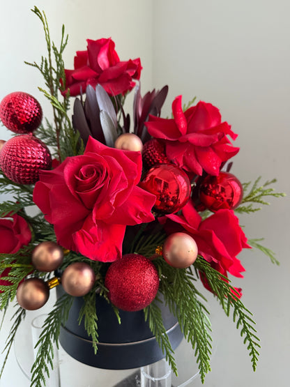 Feliz Navidad Winter Arrangement