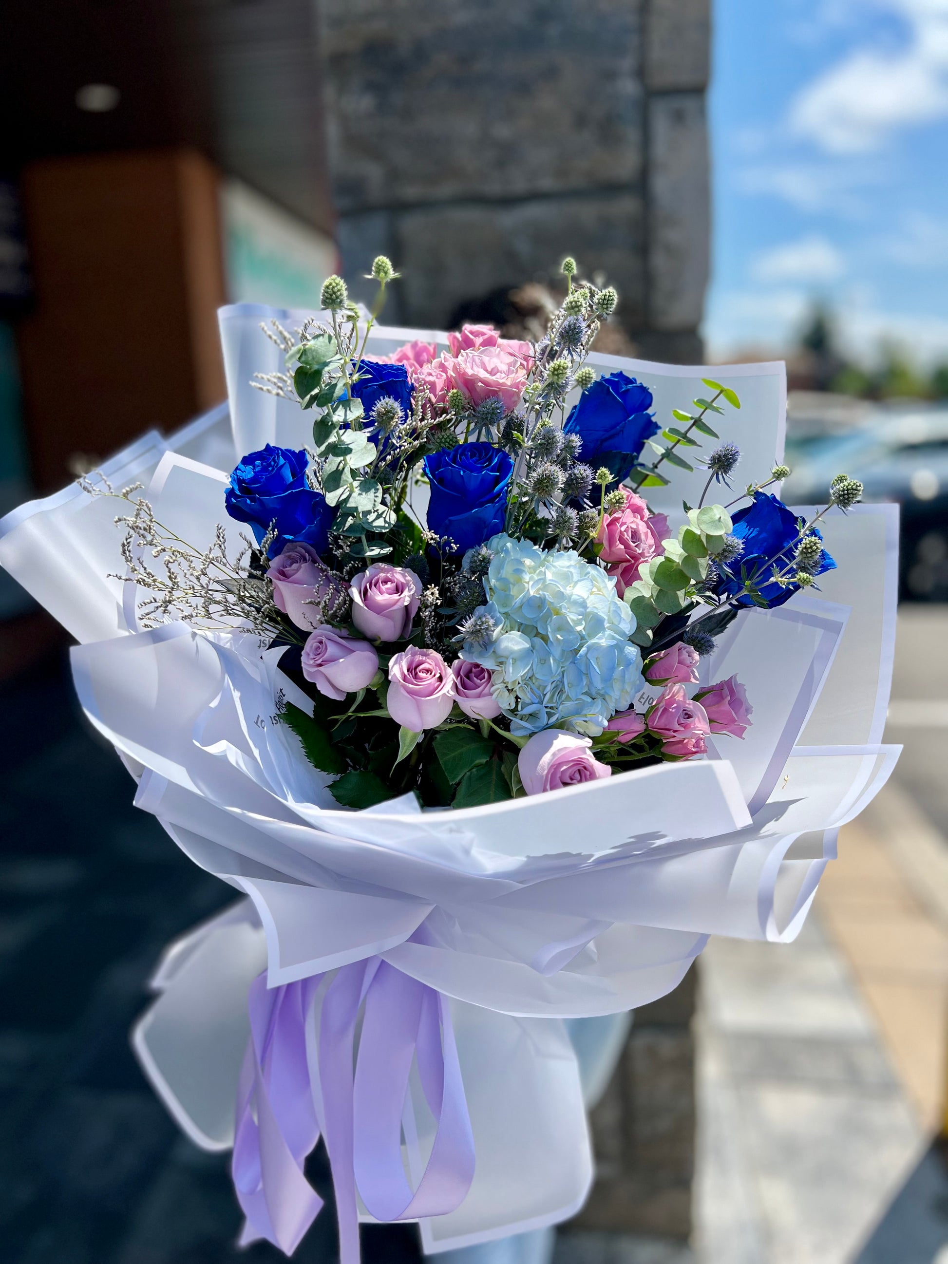 blue flowers roses