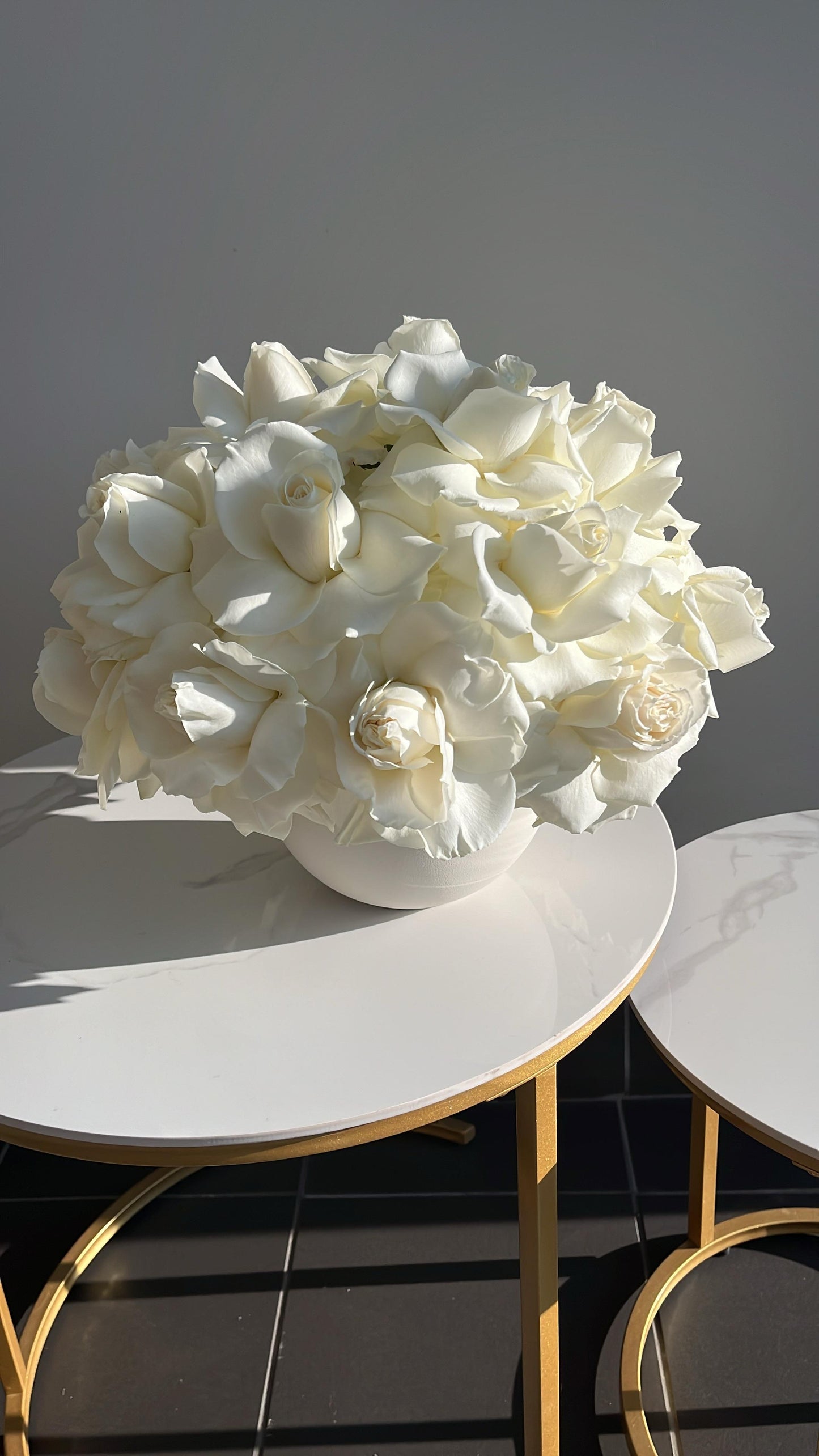 White Elegance Centrepiece