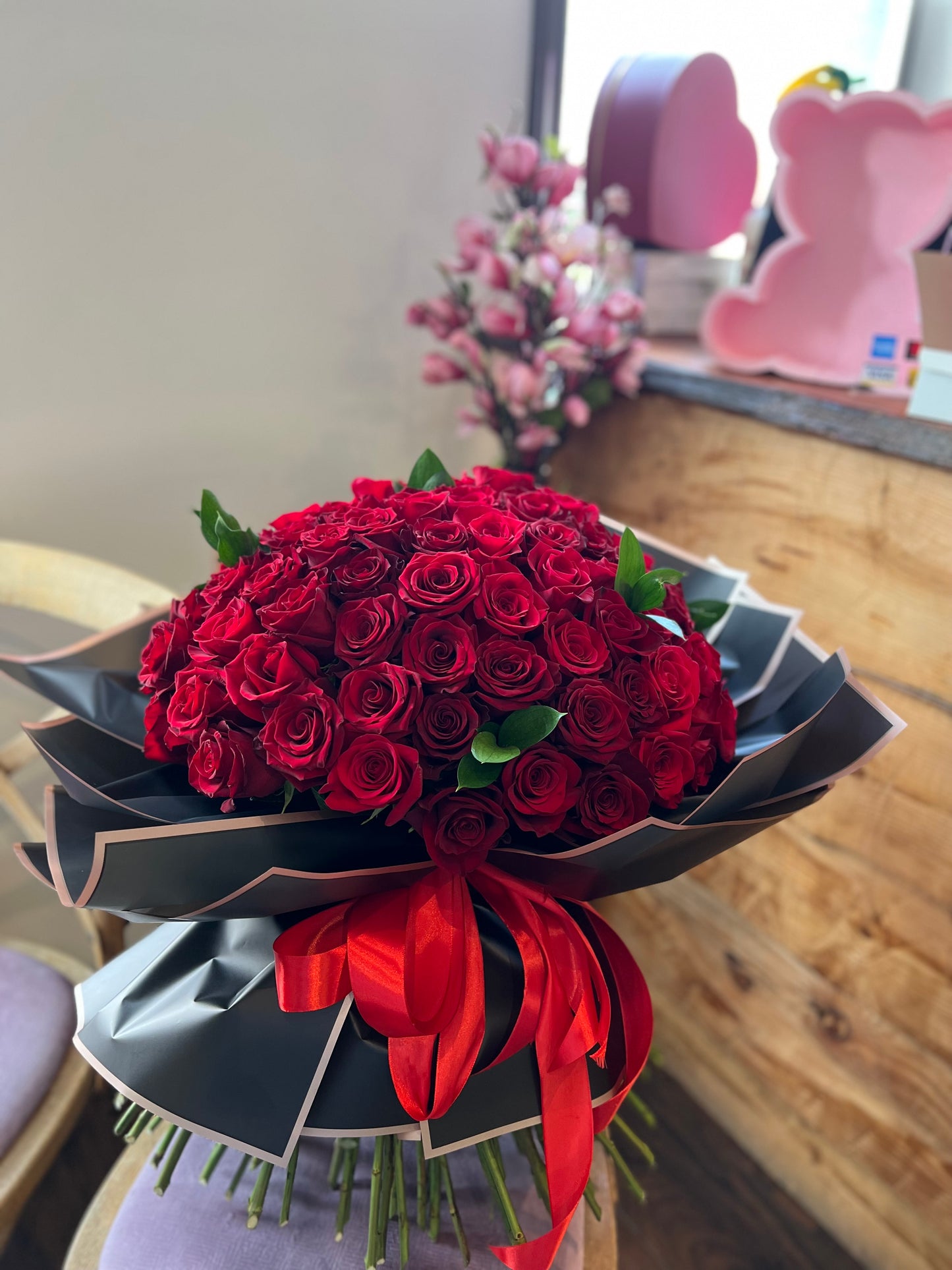 100 red roses bouquet vaughan